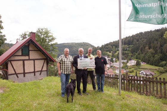 Scheckübergabe bei der Fischerhütte